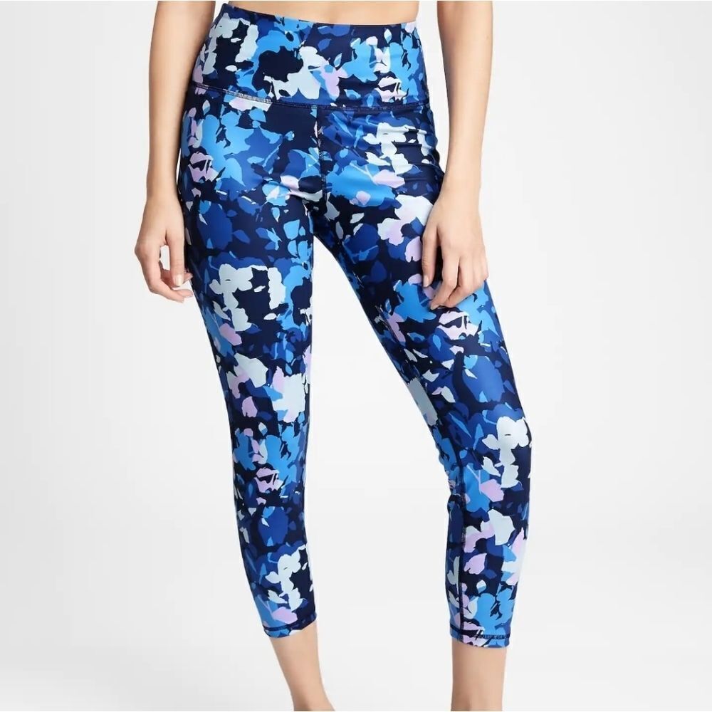 GapFit High Rise 7/8-Length Compression Leggings - Blue Floral Camo - Size M